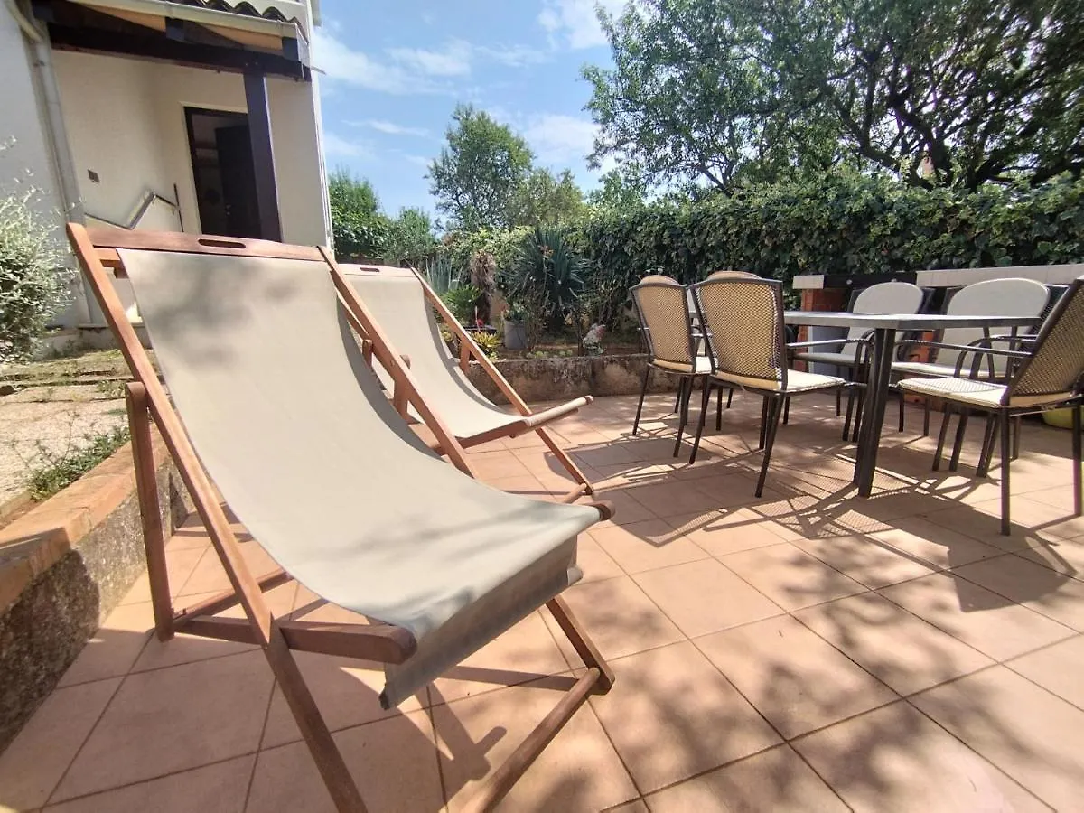 Apartment In Medulin With Garden