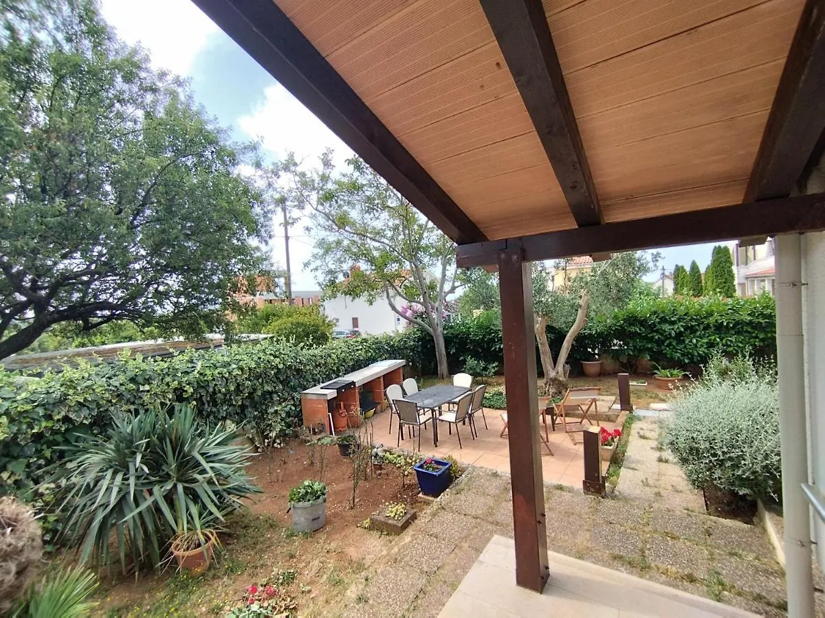 Apartment In Medulin With Garden Croatie